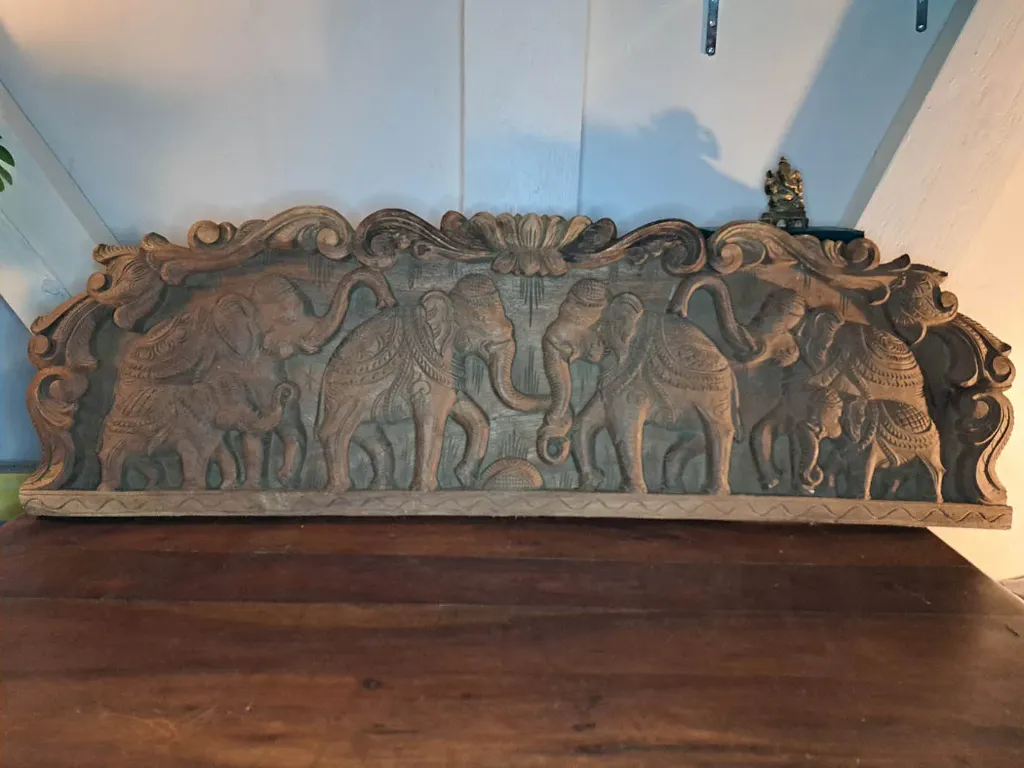 Panneau en Bois Procession Éléphant